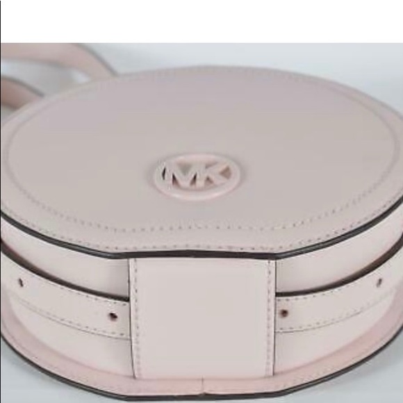 New Michael Kors AIDY Medium Powder Blush - Picture 3 of 5